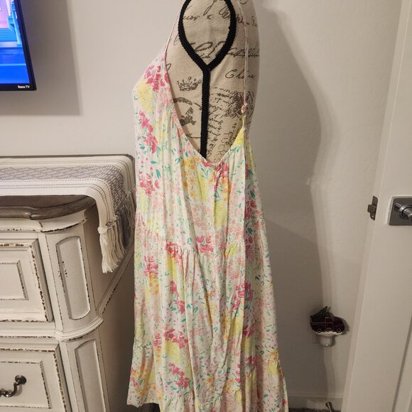 Spaghetti strap floral dress - Picture 2 of 5